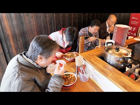 Selling 200 Bowls of Ramen a Day! A Small Ramen Shop in Tokyo! Fantastic Garlic Grilled Pork Ramen!