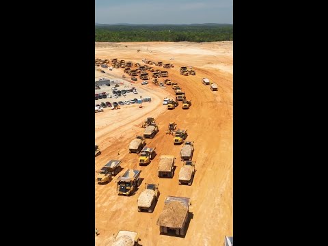 70 Hauling Units Stop For Lunch