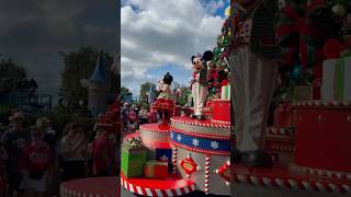 Live from Magic Kingdom: ￼ Mickey‘s Once Upon a Christmastime 2024 parade #shorts #disney #christmas