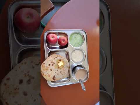 🧈 Butter aaloo paratha with fruits, green chatani, Bournvita milk at Alder mess,  IIT Mandi #foodie