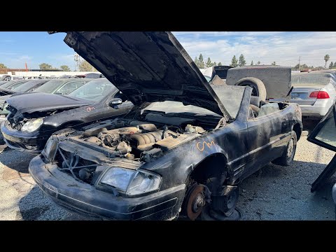 Mercedes-Benz R129 SL500 at Junkyard