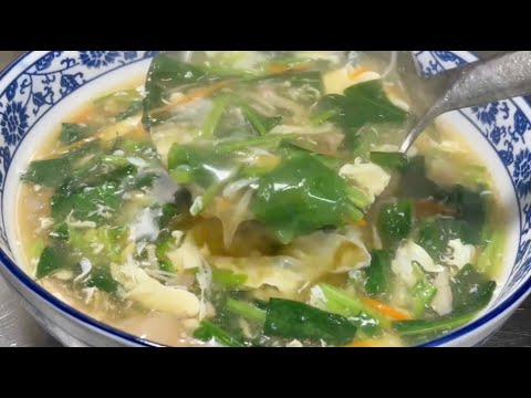 The chef teaches you how to make spinach and egg soup at home, with detailed steps, fresh, fragrant