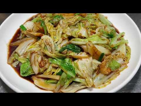 Remember not to stir-fry the cabbage directly in the pan [Pay attention to food] #Stir-fried c