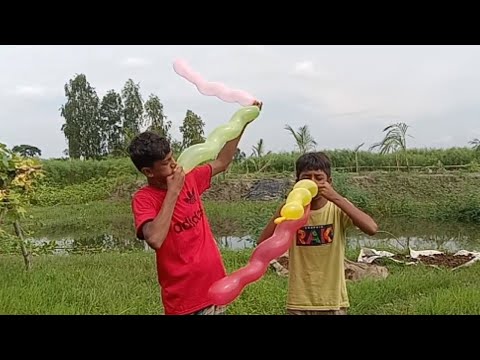 Have fun blowing up balloons and learn the names of colors। kids episode33