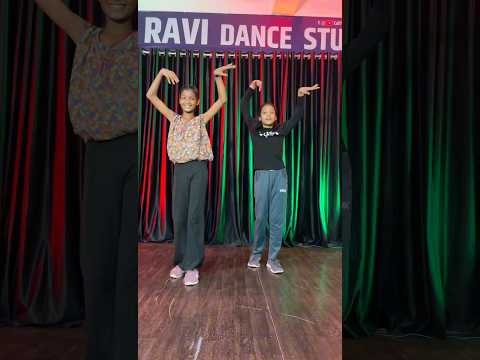 Meri Zindagi Mai Ajnabi Ka Intzar Hai #shorts#ytshorts#viral #bollywooddance#dance#rkravidancestudio