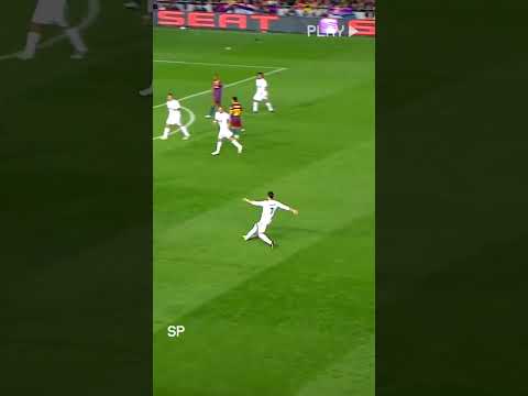 Ronaldo dribbling Messi 😲😨   #viral #shortvideo