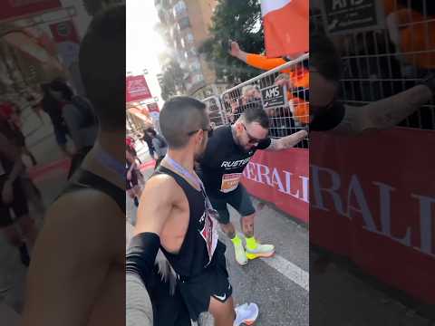 🏁 CON 130 kg COMPLETA SU TERCERA MEDIA MARATÓN 🥇 @ElRunnerMasFuerte