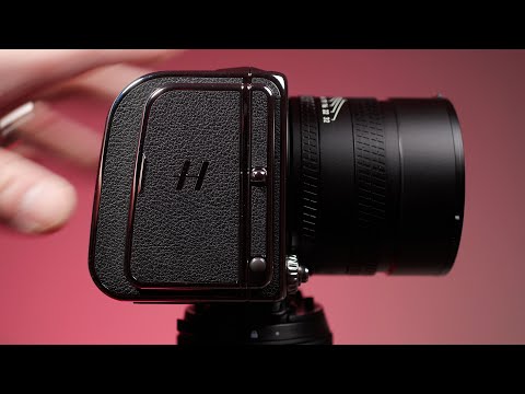 Hasselblad's 100MP Mini Modular Medium Format Marvel! 907X + CFV 100C Hands-on