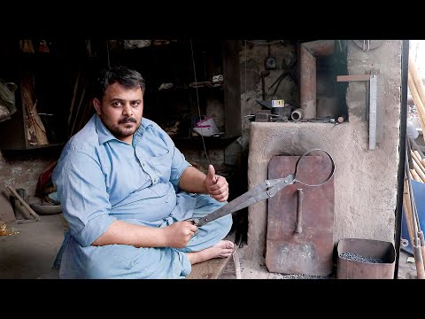 This Talented Black Smith Forge Amazing Tongs