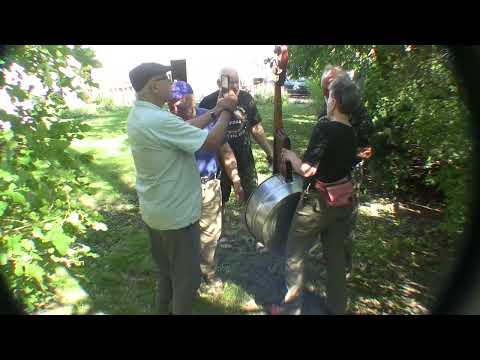 Diane's Homemade Washtub Bass (10-6-2024)