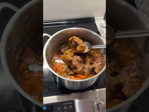 pov: your girlfriend asks for oxtail stew #oxtailstew #hawaiianbeefstew #oxtailrecipe #shorts