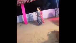 Gori Gori Gajban Bni thni, pani n chali पतली कमर लचक घणी// Marriage dance // Viral video 📷//