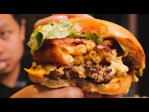 Fried Mac N Cheese Croquette Burger! Best Burger in Melbourne Australia!?