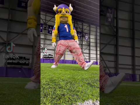 NFL Mascot Do The Split With Viktor The Viking