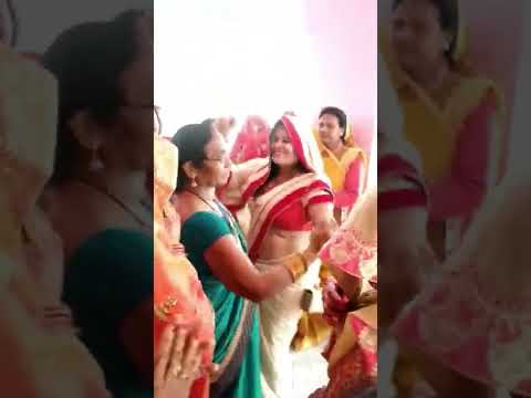 badi mummy and bhabhi ka dance !!