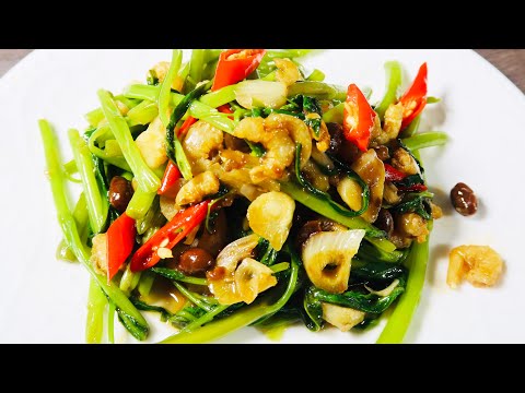 #Shorts# Quick Stir-Fried Water Spinach | Vegetarian Recipe | 香辣豆醬空心菜 ｜ 低脂清爽好吃的快手菜 ｜ 低卡減脂必備菜