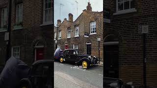 Roupell Street #fairytalesoflondon #roupellstreet #london #londonwalk #londonbylondoners #vintagecar