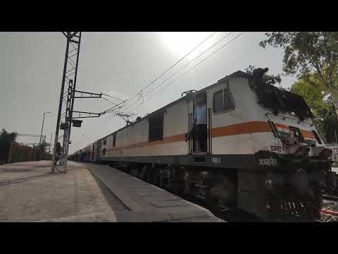 11072 KAMAYANI EXPRESS WITH 3AC ECONOMY. वातानुकूलित इकॉनॉमि के साथ कमायानी एक्स्प्रेस l