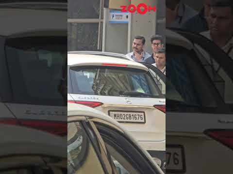 Saif Ali Khan ATTACK: Soha Ali Khan seen outside hospital after Saif's STABBING news #shorts