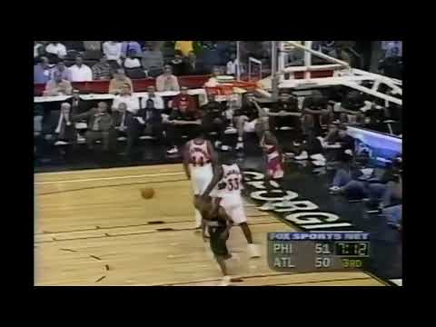 Allen Iverson and Tim Thomas passed to each others for the DUNK (1998)