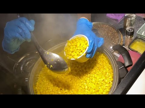 【樂華夜市美食特輯】不用啃的玉米/比臉大的烤雞雞蛋糕/巴斯光年配色地瓜球