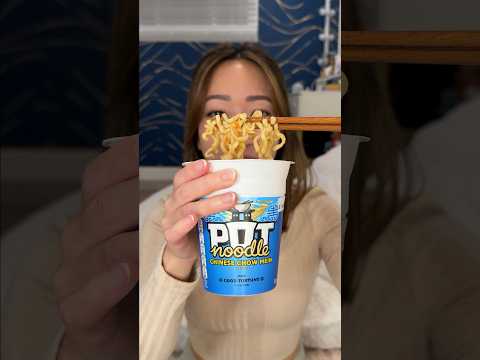 I tried Chinese chow mein cup noodles! #asmr #mukbang #ramen #cupnoodle #british #chowmein #noodles