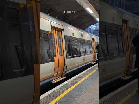 London Overground train #londontown #travel #tiktok #reels #tfl #uk #vlog #christmas #londonguide