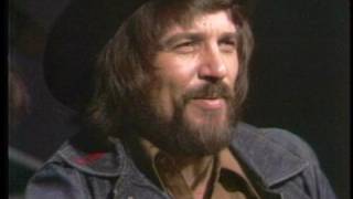 Waylon Jennings . Waymore Blues solo acoustic