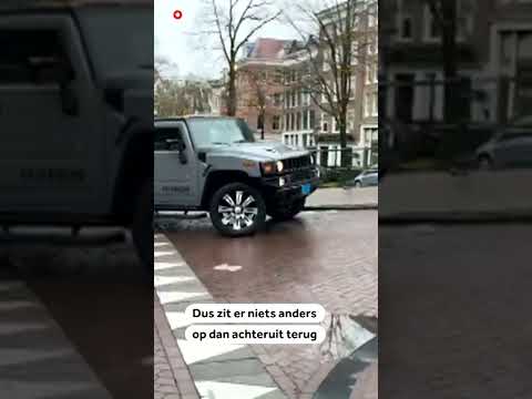 Te lange limo door Amsterdam