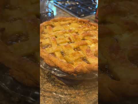 Delish! Homemade apple pie! 🥧🍏🍎 #howto #homemade