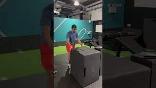 Training against resistance quickly improves your explosive strength #golfer #plyometrics #plyobox