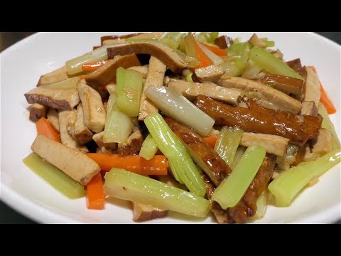 How to make delicious celery fried with dried tofu? The chef teaches you a trick, fresh,