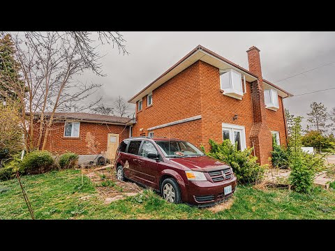 This Street of Retro Homes Sits ABANDONED | THEY LEFT SO MUCH BEHIND!