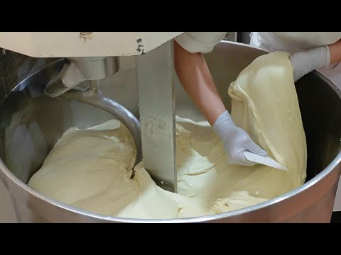 Melon Bread (Melonpan) Making Master  /經典不敗菠蘿麵包製作-Taiwan Street Food