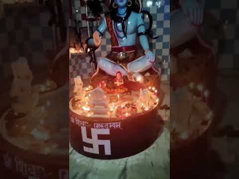 दीपावली महापर्व पर स्थानीय शिव मंदिर के दिव्य दर्शन।