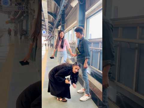 Numver mil gaya 😜 metro station ￼pe #shorts #funny #prankvideo #comedy #metrovideo #viralvideo #yt