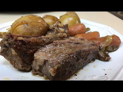 EASY SLOW COOKER POT ROAST