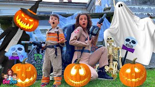 DeeDee and Matteo Halloween Adventure | Ghosts for Kids