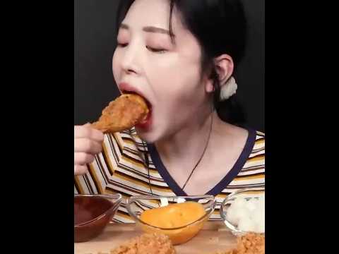 CRISPY FRIED CHICKEN ASMR || 후라이드 치킨 먹방 || #shorts #asmr #mukbang