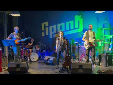 Patti Smith’s “Because the night” Cover by Moggie The Cat Group (live @spank)