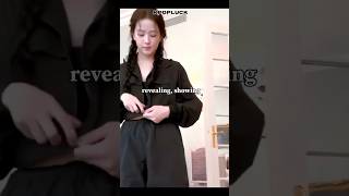 Blackpink Jisoo's reaction to wearing "revealing" clothes gain attention#blackpink#jisoo#kpop#fyp