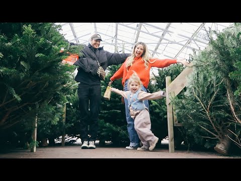 Annual Christmas Garden Centre Visit With Mark & Would We Survive?  | Vlogmas Day 4