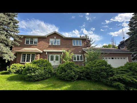 Family’s Mysterious ABANDONED Dream Home In The Middle Of The Suburbs | WHAT HAPPENED TO THEM?!?!