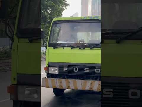 Very old Fuso truck in Hong Kong