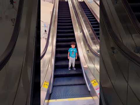 Little boy on an #escalator journey by himself🤗😍❤️