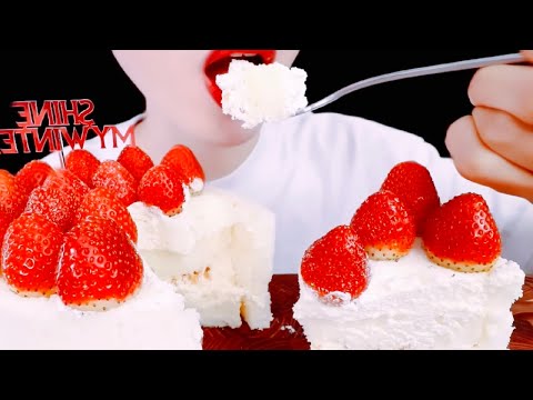 ASMR, Strawberry Cream Cake Eating Vlog, Mukbang 딸기크림케이크먹기 @mellawnie