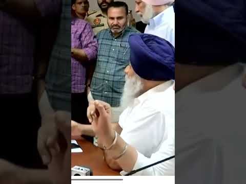 #sukhbirsinghbadal reached Mohali SSP office amid arrest of Bunty Romana #alertnews_hd #punjabnews