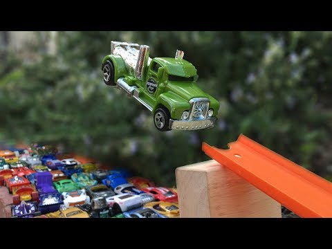 Jump over 100 Hot Wheels Cars