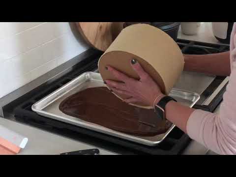 How to Roll Cake in Chocolate