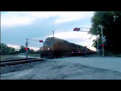 Union Pacific SD9043MAC and SD60M on 5 unit train entering Council Bluffs, Iowa